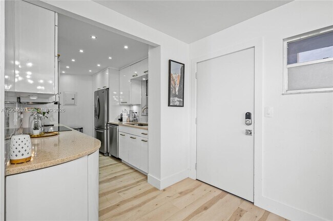 Photo - 1881 Washington Ave Unit 6D