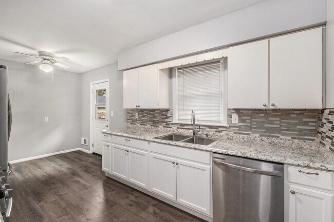 Photo - 4490 Blaine Ave SE