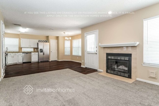 Photo - 553 Mercer St