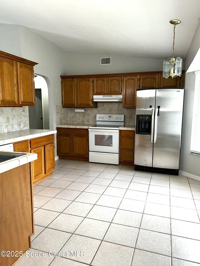 Photo - 259 Emerson Dr NW