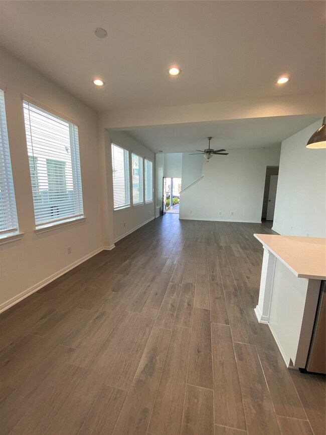 Photo - 620 Silver Pear Ct