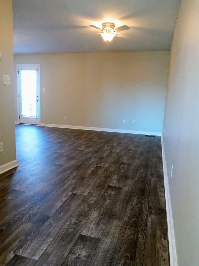 Photo - Beautiful 3 Bedroom, 2 Bath Split-Level Townhome with Garage