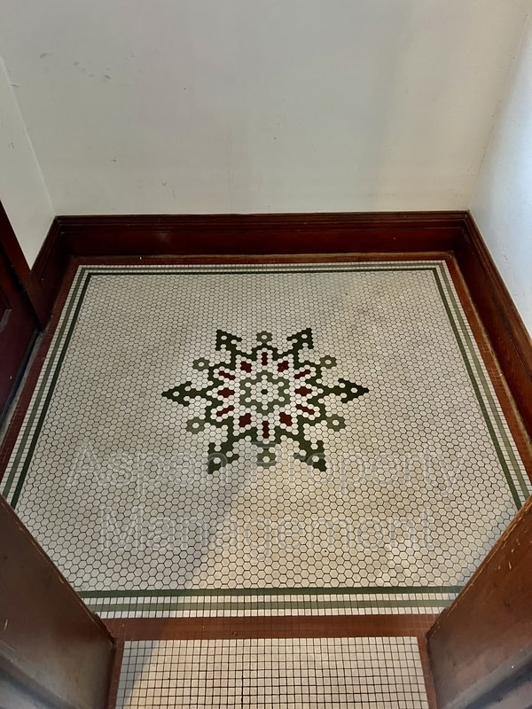 Photo - 1626 Dodge St