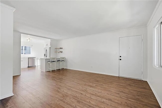 Photo - 104 Ardmore Pl NW