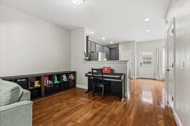 Photo - 410 Ashbury Cir