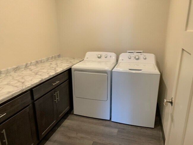 Photo - 2126 Zimmer Dr