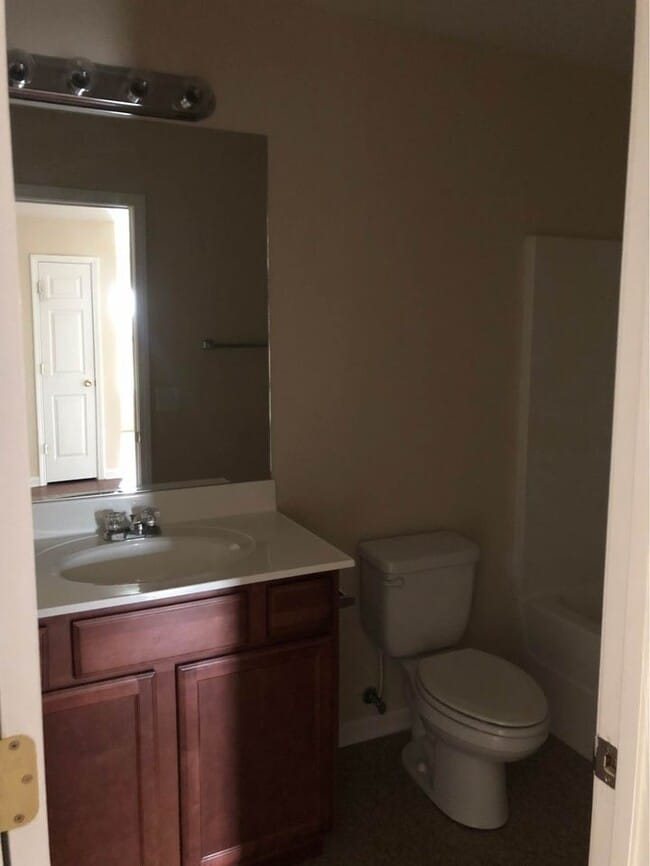 Photo - 706 Chatham Ct