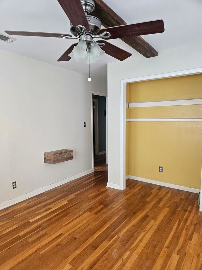 Photo - 1105 Sycamore St