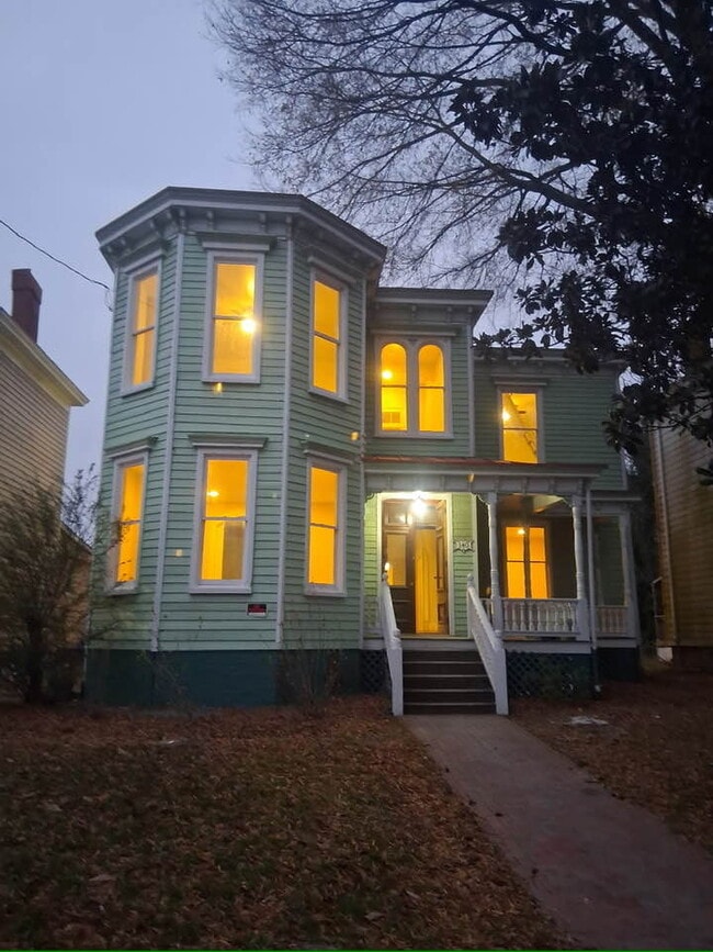 Building Photo - 140 Marshall St