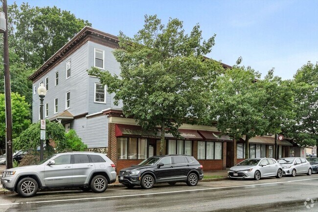 Building Photo - 570 Washington St Unit 2 Rental