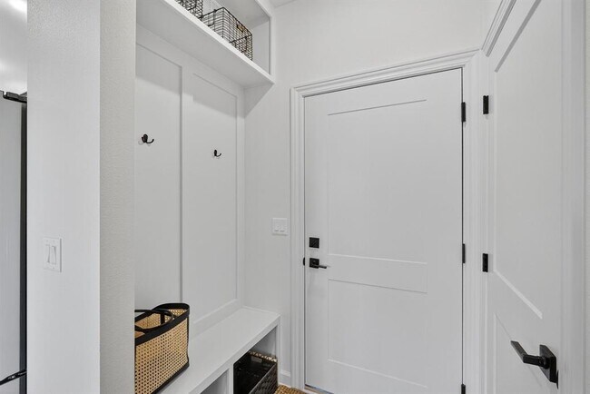 Photo - 933 Prime St