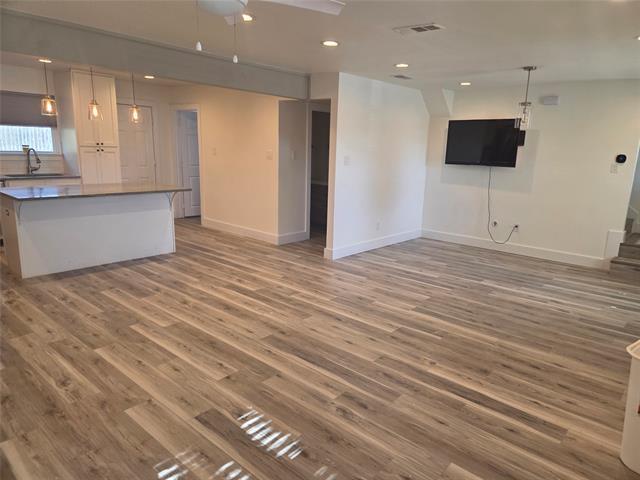 Photo - 482 Trout St