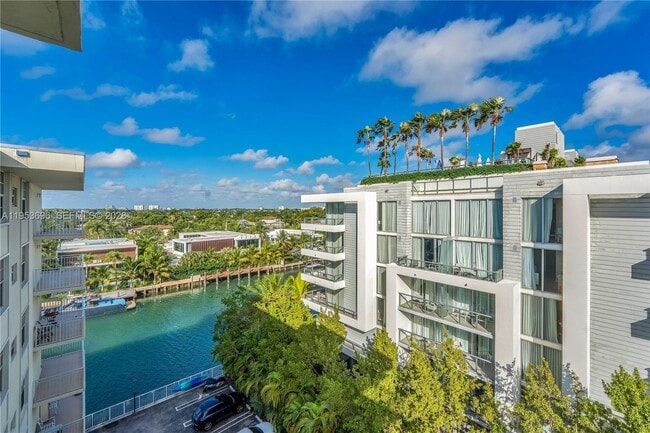 Building Photo - 9500 W Bay Harbor Dr Unit 7H