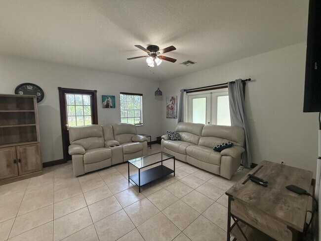 Photo - 15831 44th St N
