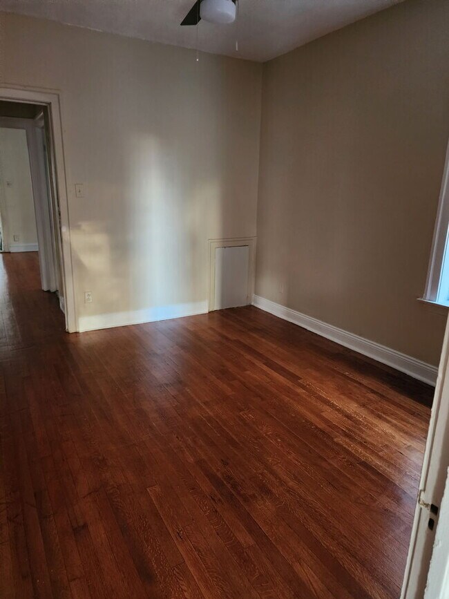 Photo - 8841 S Blackstone Ave