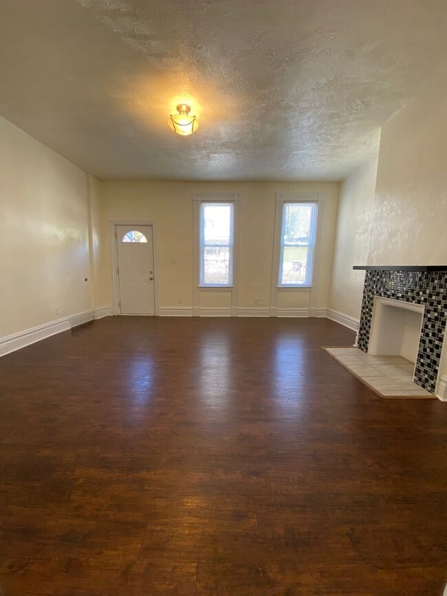 Photo - Spacious 3br house with off street parking