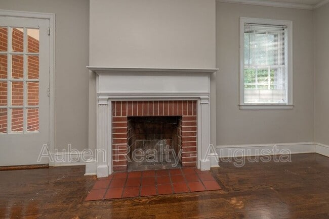 Photo - 2207 Montclair St