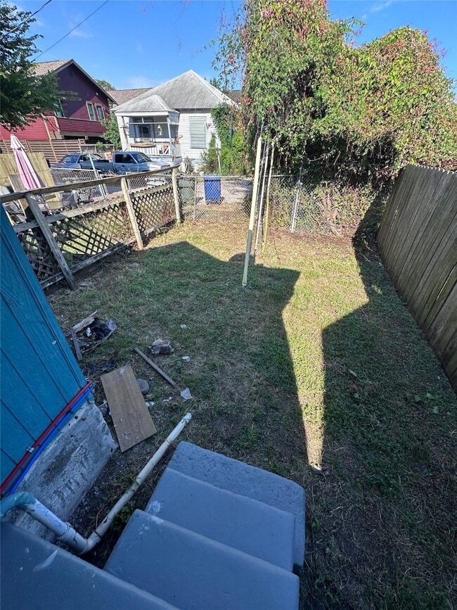 Photo - 1512 J H Clouser St