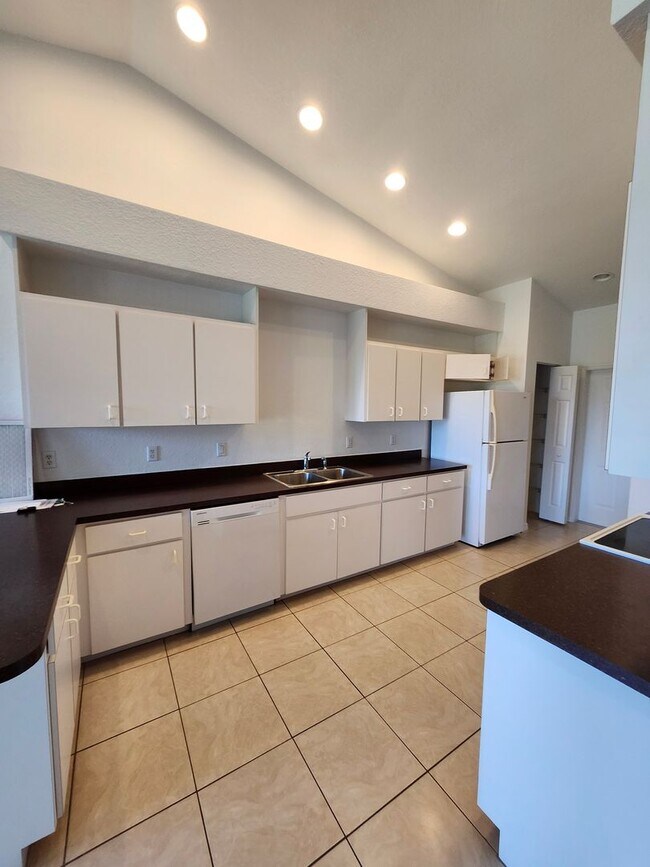 Photo - Deep Creek 3 bedroom Duplex for Rent!