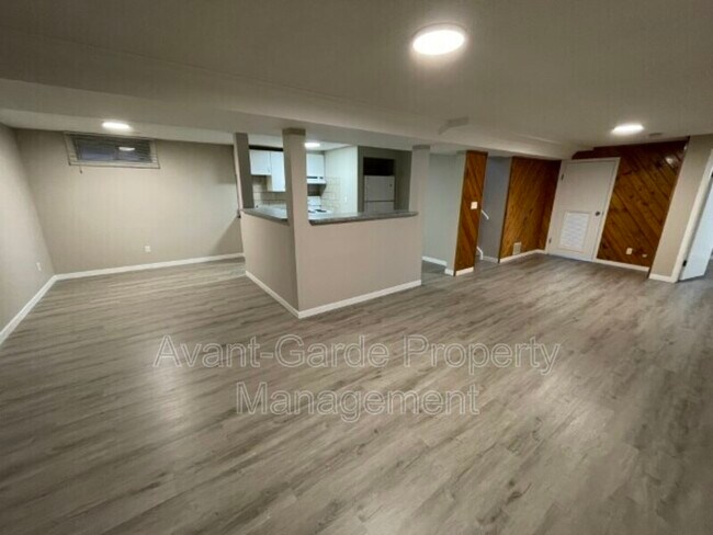 Photo - 12243-12142 142 Ave NW