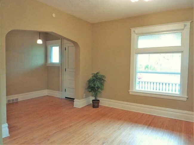 Photo - 738 Magnolia Ave E Unit #1