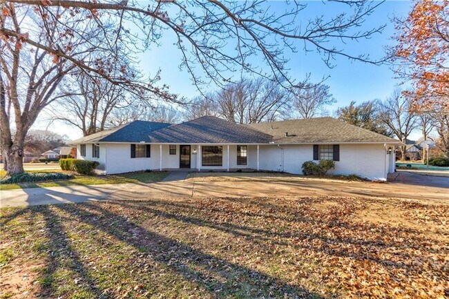 Building Photo - 3413 Choctaw Dr