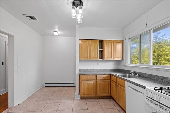 Photo - 245 W Walnut St