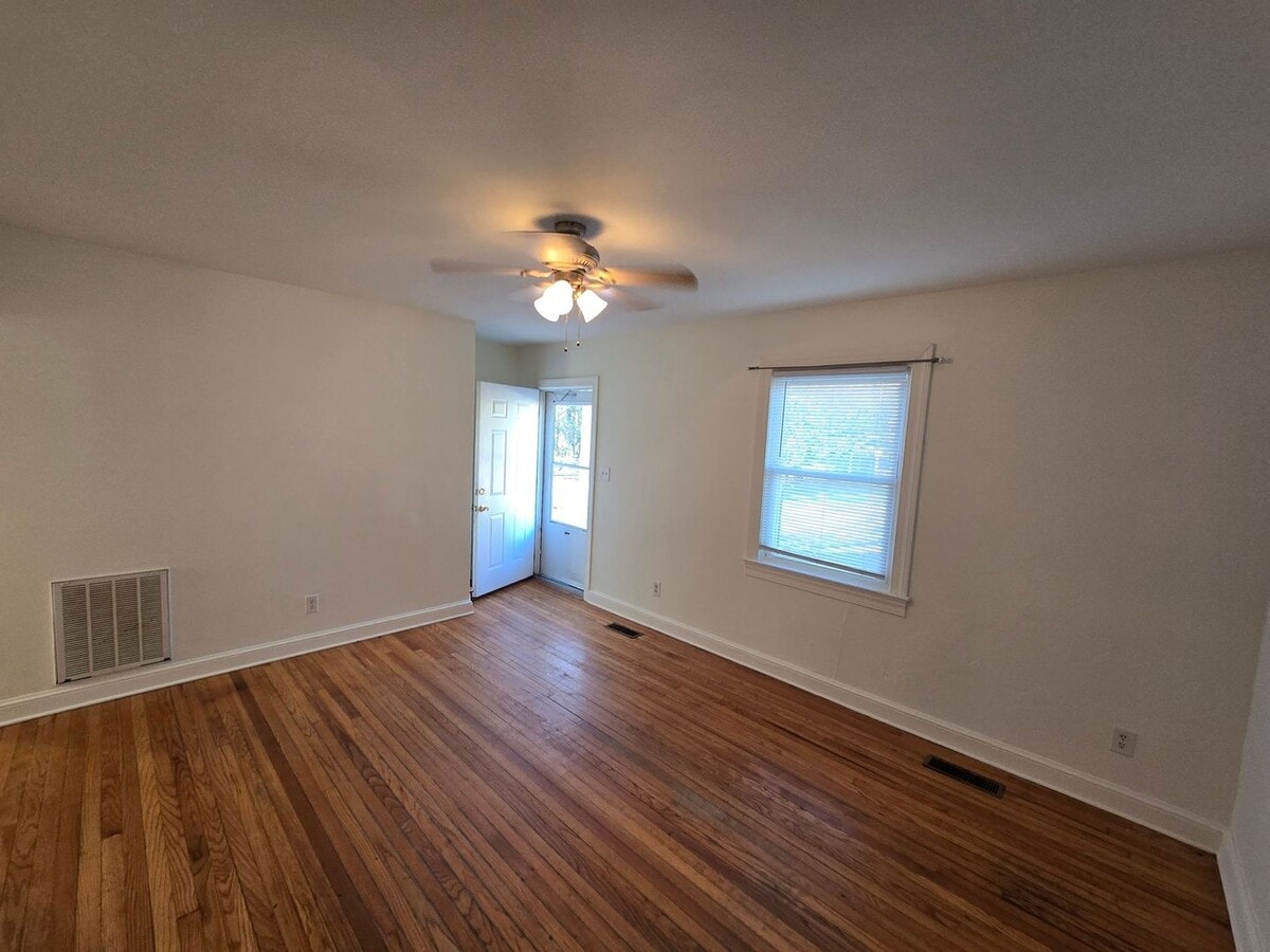 Photo - 3 bedroom in Hopewell