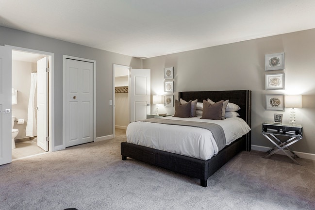Renovated Master - The Reserve of Southfield, Southfield MI