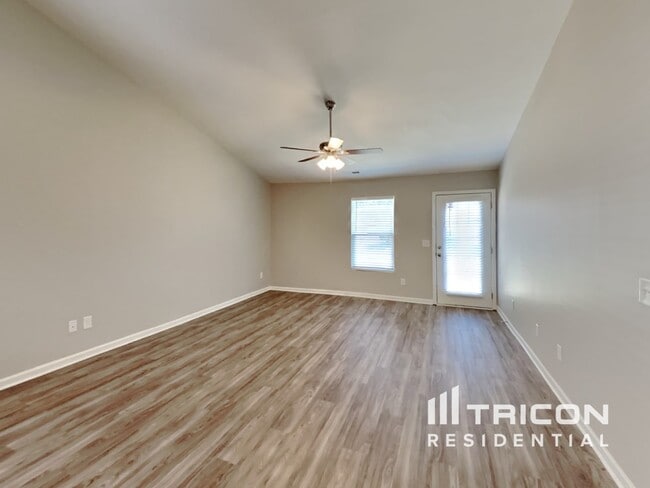 Photo - 304 Kendall Dr