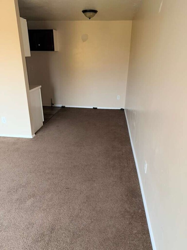 Photo - 14815 Euclid Ave Unidad 103