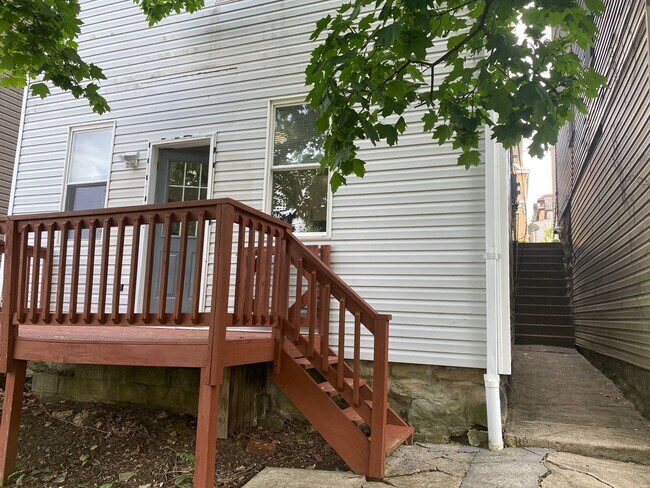 427 St Joseph St Unidad Floor 1