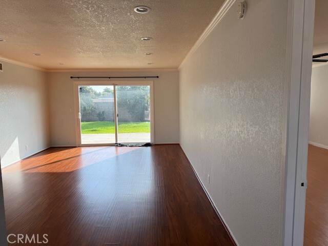 Photo - 928 E Meats Ave