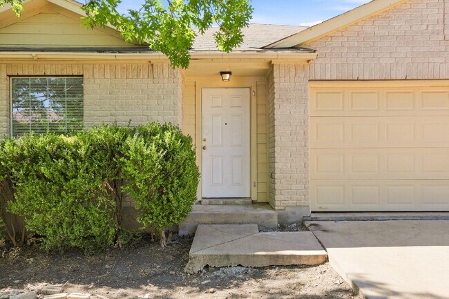 4 bedroom PLUS flex space for optional 5th bedroom in Kensington Trails