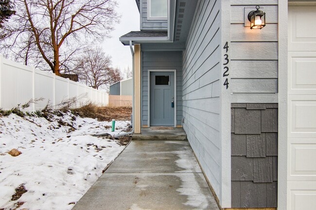 Photo - Modern Two Story Duplex for rent in Spokane Valley