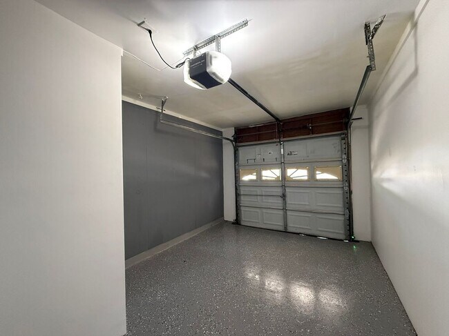 Photo - 217 Avenue E