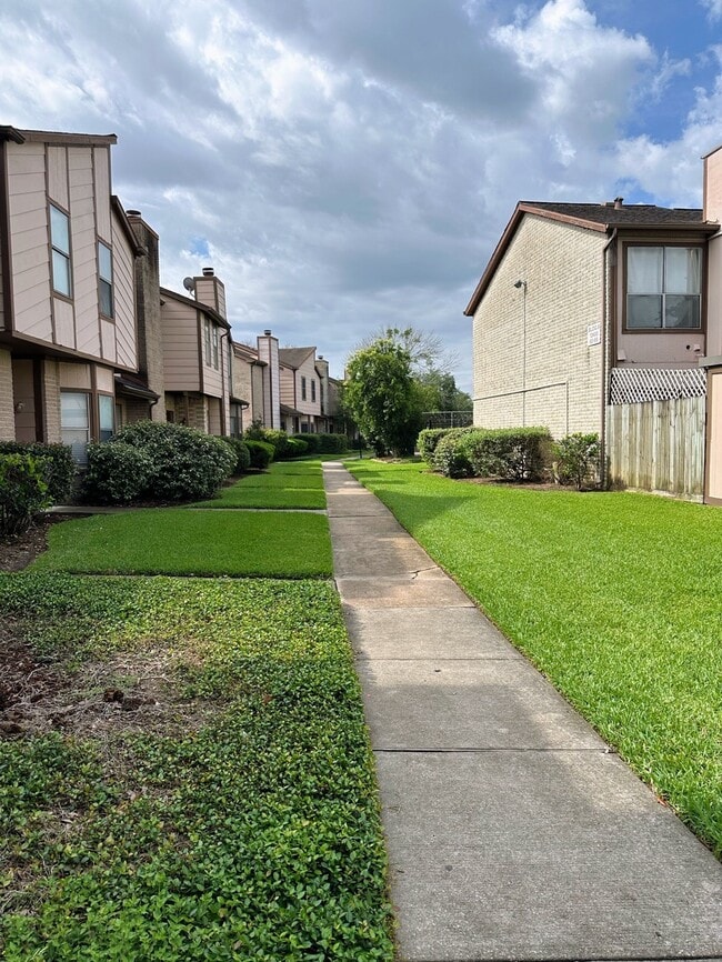 Photo - 12400 Brookglade Cir Unit 51