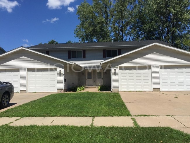 Building Photo - 1320 Daleview Dr