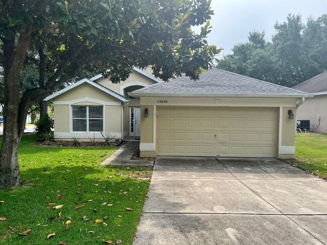 Building Photo - 3 Bedroom 2 Bath House in Gated Community