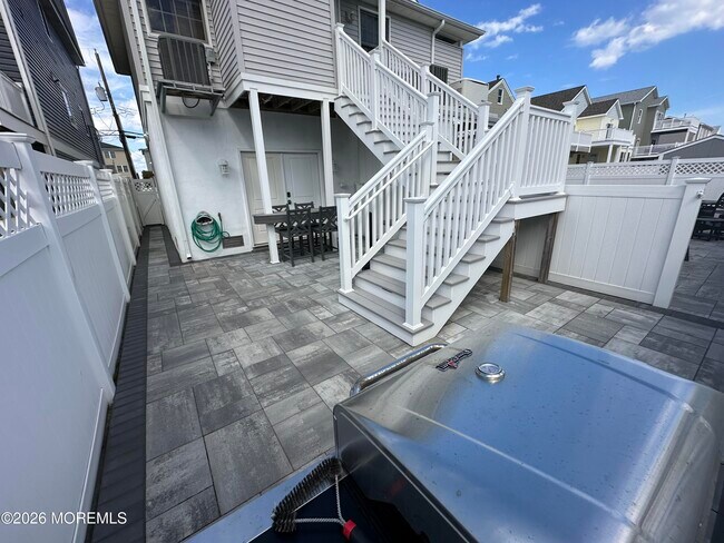 Photo - 17 7th Ave Unit REAR/SIDE