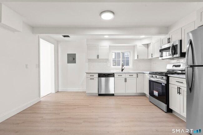 Photo - 64 Soundview Ave Unit 3 - Upper Level