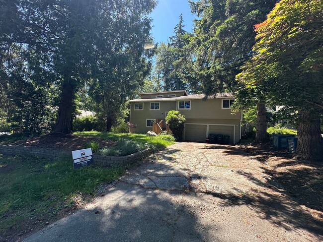 Building Photo - 3 Bed 2 Bath home with 2 Car Garage in Bellingham