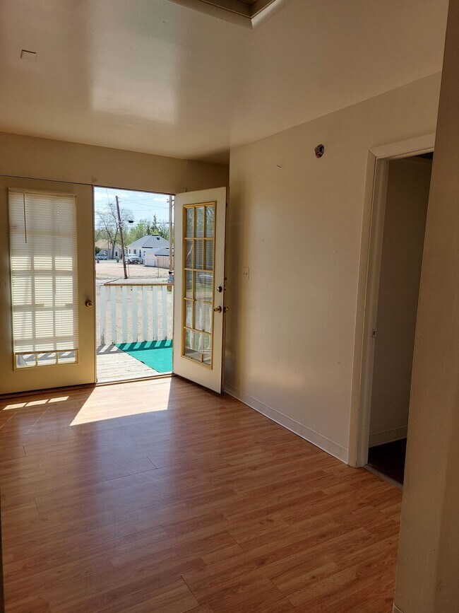 Photo - (1614 8th Ave)