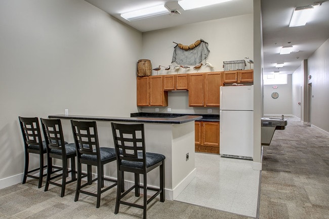 Photo - Lloyd House I