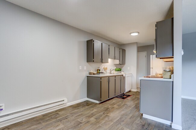 Photo - Meadow Park East Apartments-541-995V