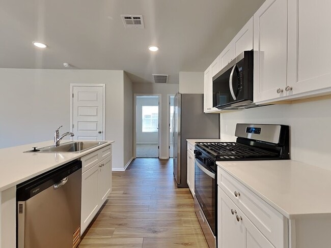 Photo - 501 St Charles Pl