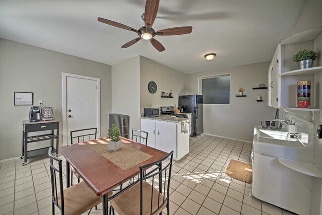 Photo - Amazingly Spacious Apartment with ALL util... Unit 3434-3