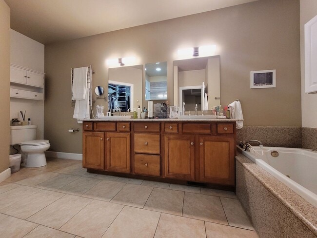 Photo - Beautiful Home in Desirable Geneva Neighborhood - 2700 sqft