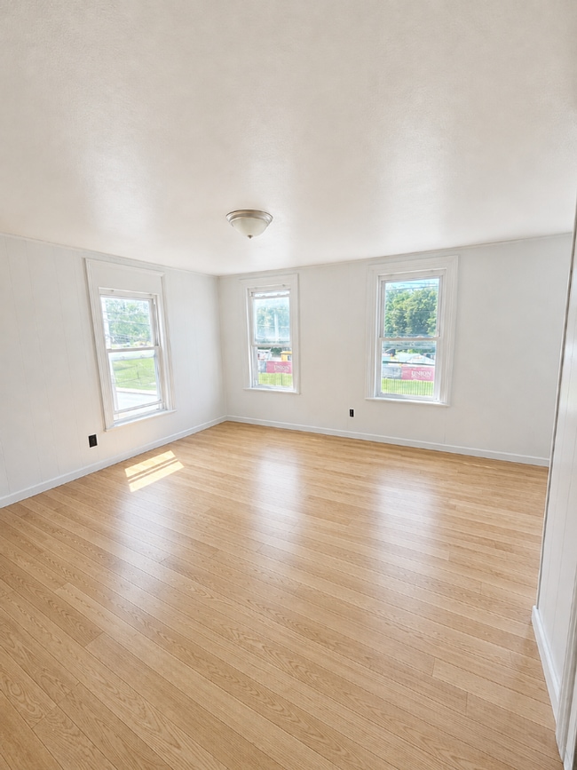 Photo - 623-625 Nott Street Unit 623-625 Nott St - 2