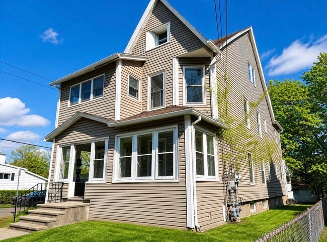 16 Highland Ave Unit 2